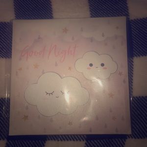 Cute bedroom frame !